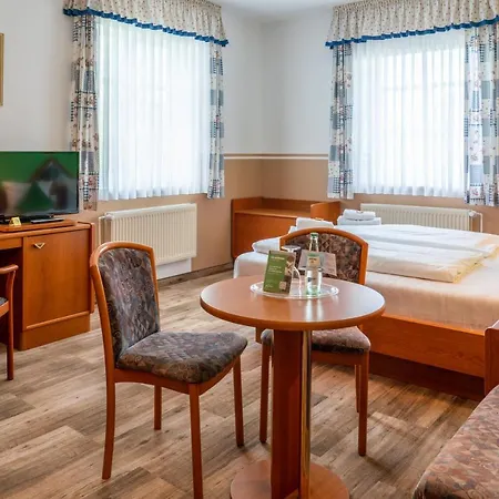 Parkhotel Garni Szálloda Neustadt