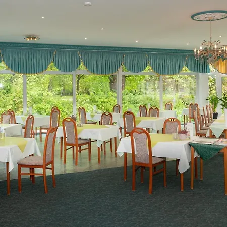 Parkhotel Garni Szálloda Neustadt