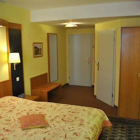 Parkhotel Garni Szálloda